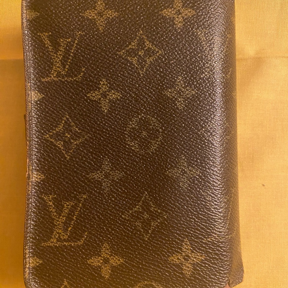 Louis Vuitton Authentic Project Wallet - Picture 2 of 10